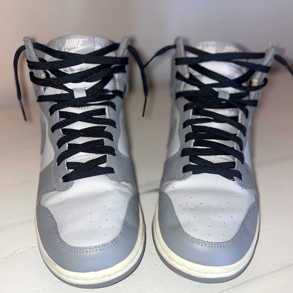 Women’s Nike Dunk High Sneakers - Picture 3 of 6